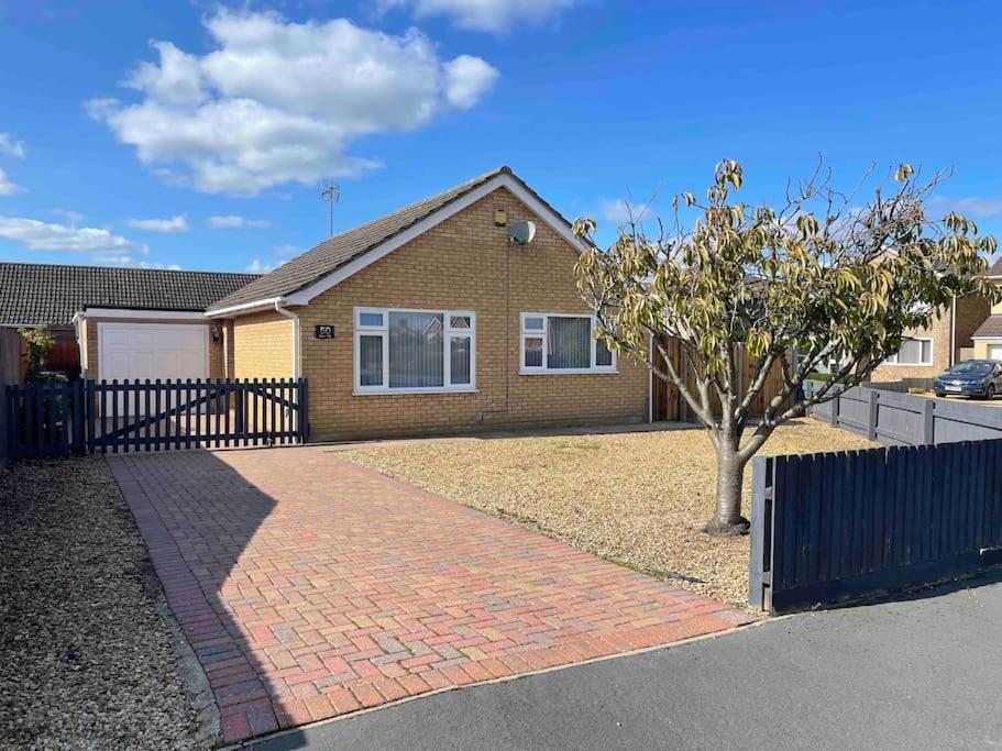 Lodge In The Heart Of Bourne Thurlby Exterior foto